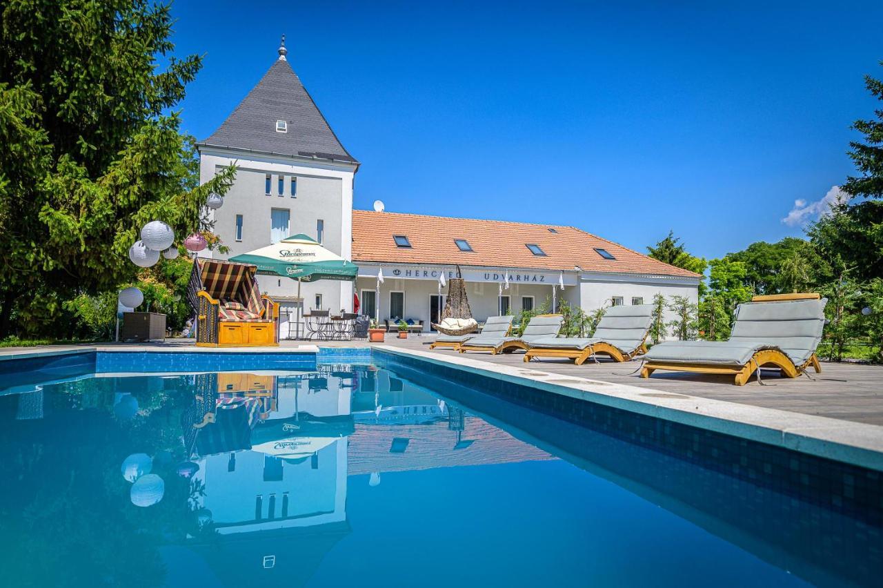 Herczeg Udvarhaz Poroszló Extérieur photo