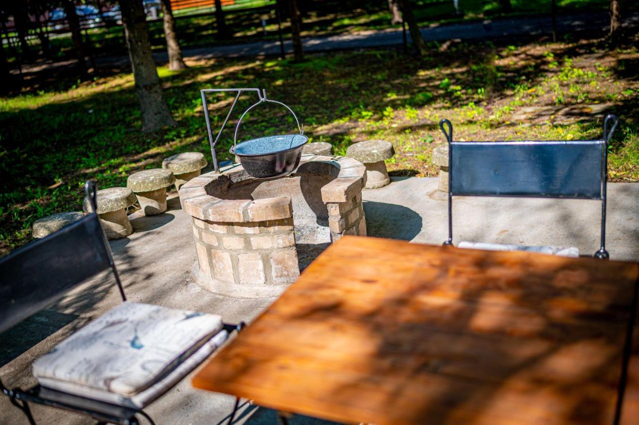 Herczeg Udvarhaz Poroszló Extérieur photo